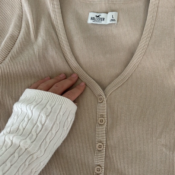 Hollister Beige Ribbed Henley - Picture 2 of 4